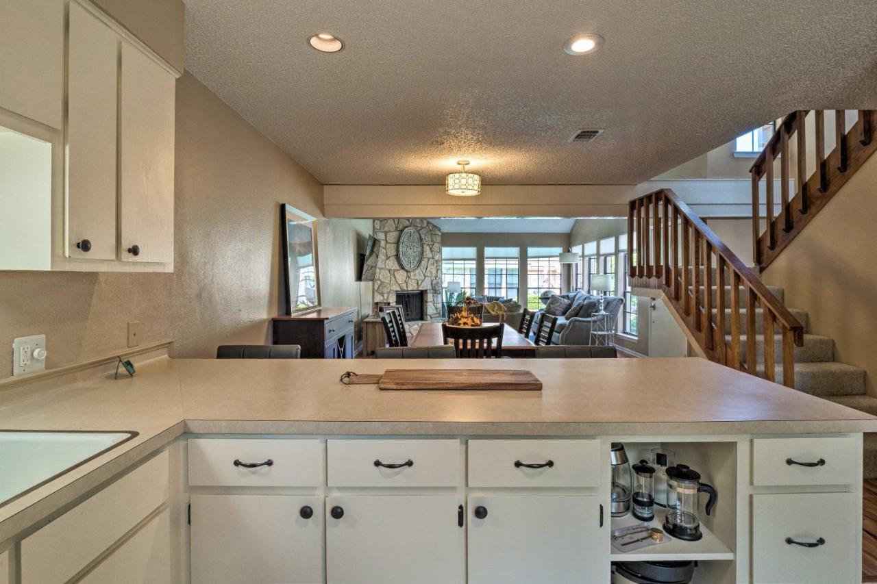 Horseshoe Bay Resort Townhome - Near Lake Lbj! Εξωτερικό φωτογραφία